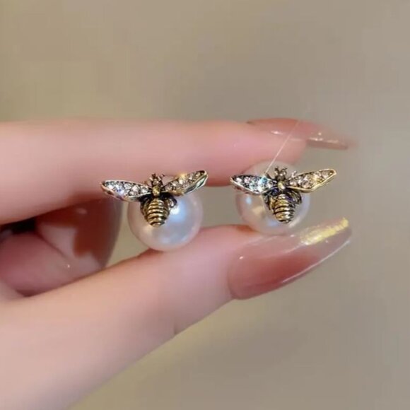 NEW French Gold Bee and Pearl Front to Back Stud Earrings - Picture 2 of 5